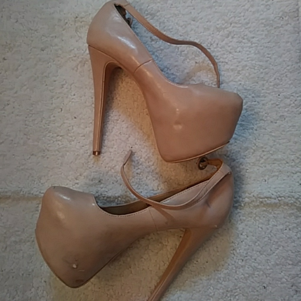 Shoes - Picture 2 of 3